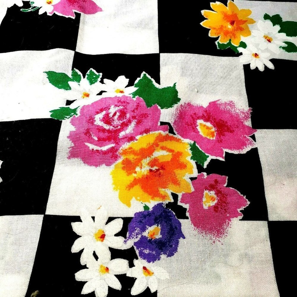 Cotton Sewing Fabric Black White Checkerboard Bright Bold Large Flowers 2.5 yd - Picture 2 of 4